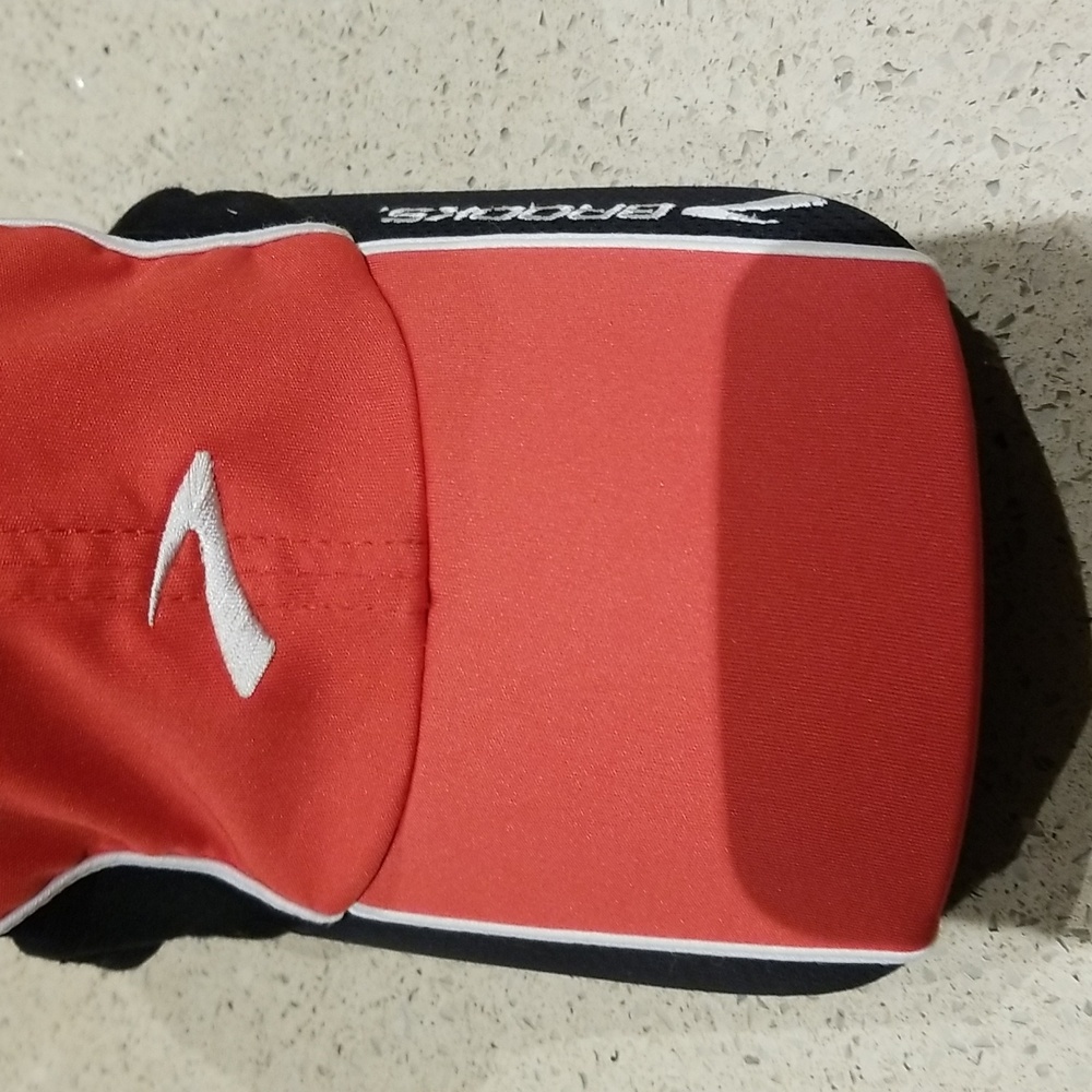 Brooks nylon hat EUC Red/black white